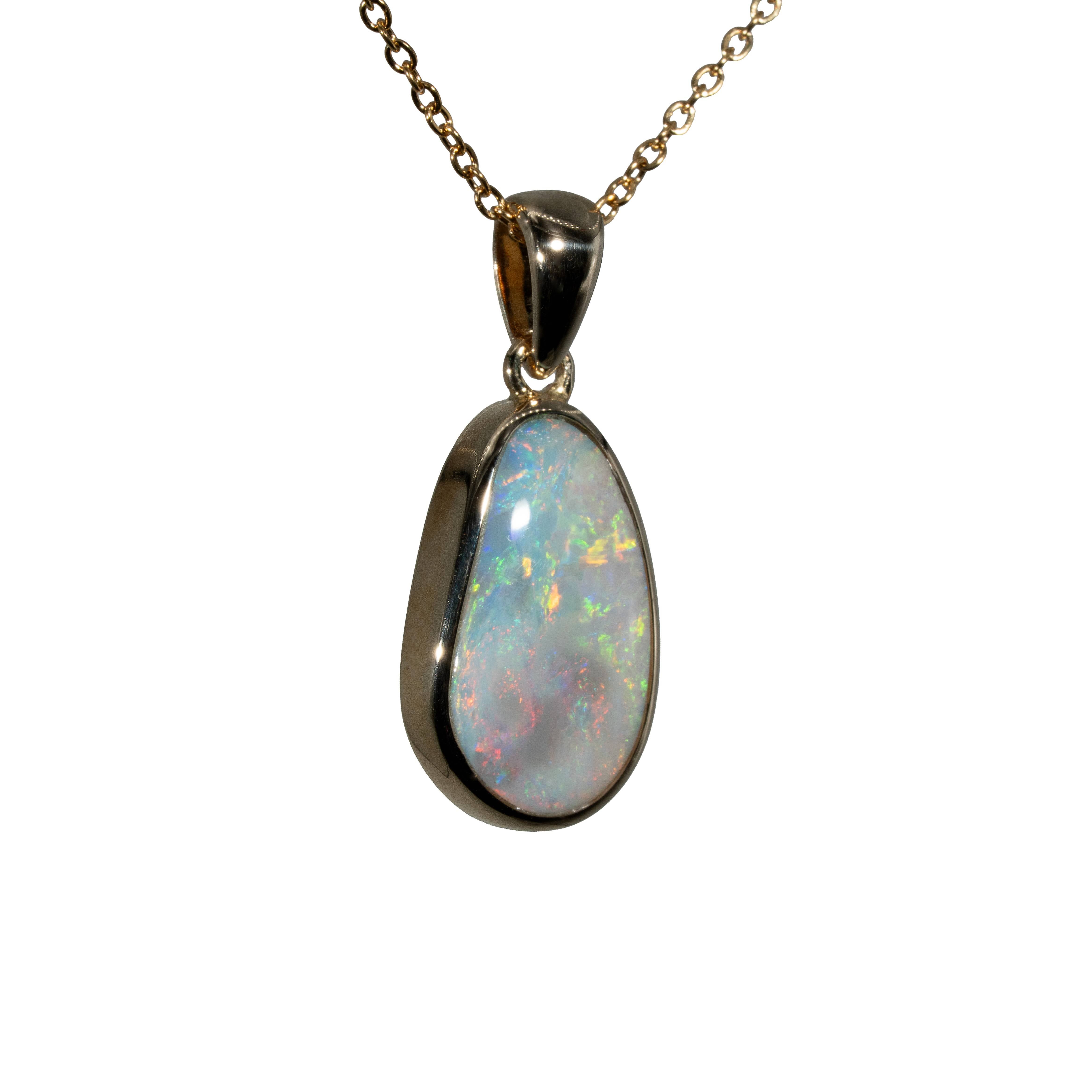 Light Opal Pendant in 9K Yellow Gold - Multicolour