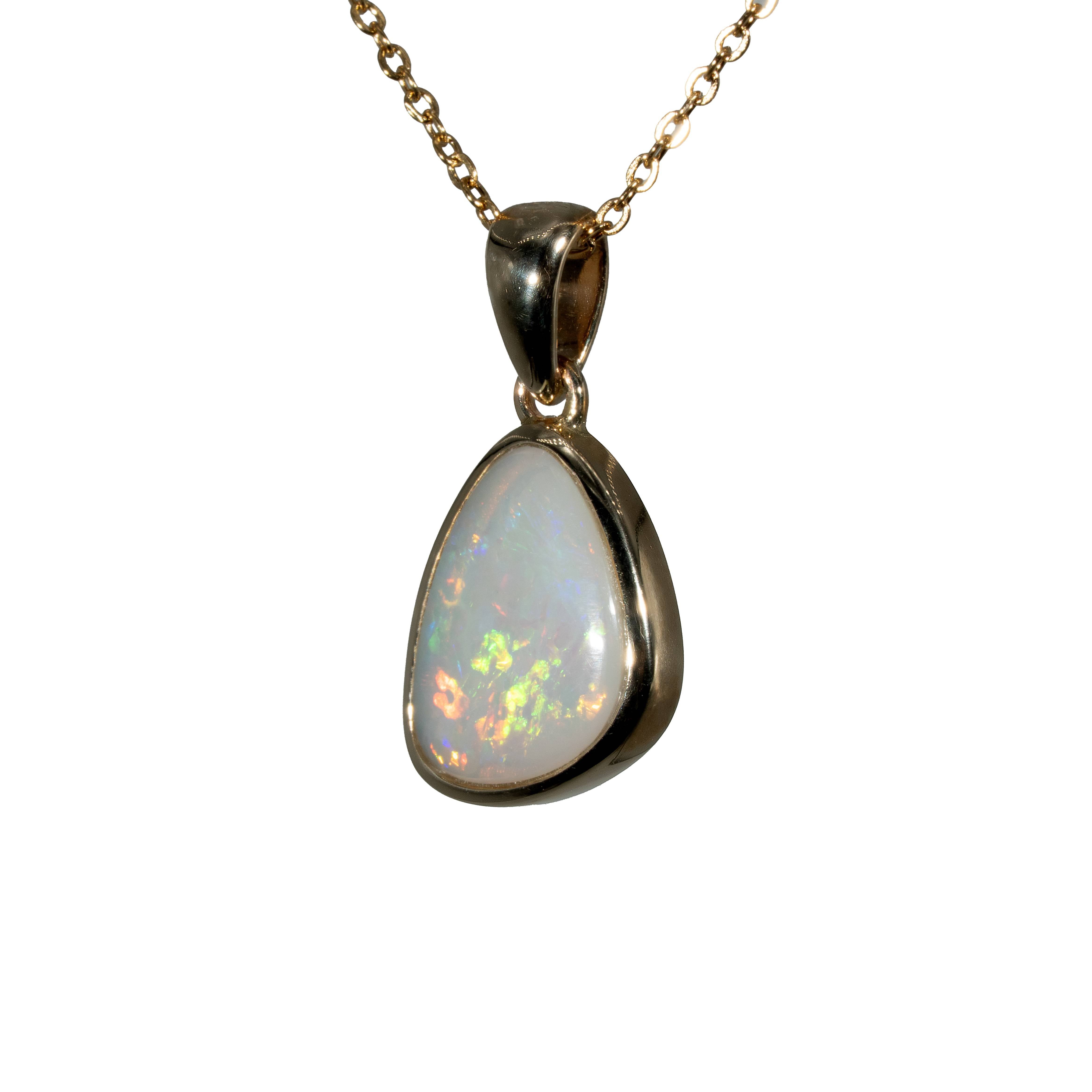 Light Opal Pendant in 9K Yellow Gold - Multicolour