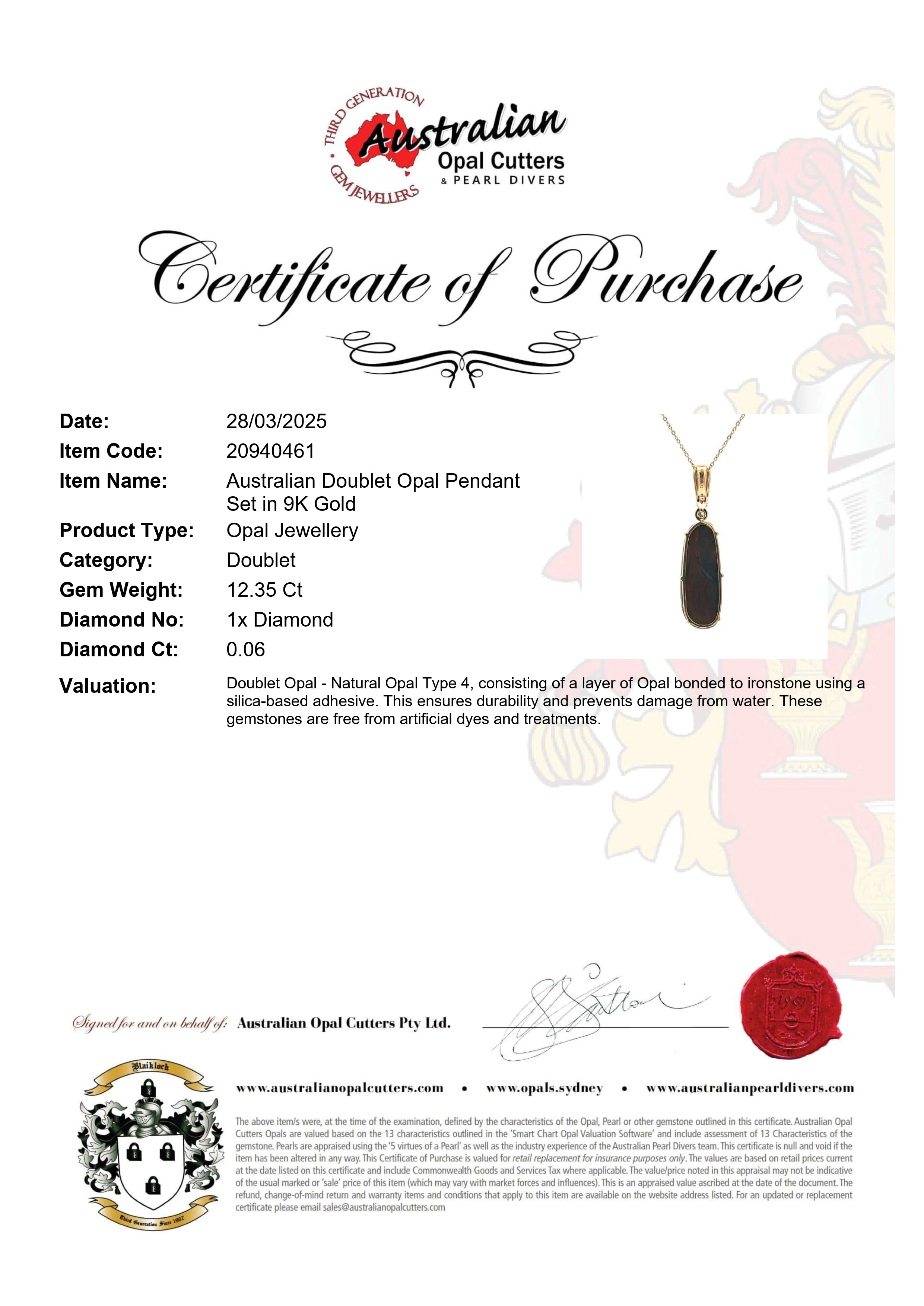 Doublet Opal Pendant in 9K Yellow Gold - Multicolour