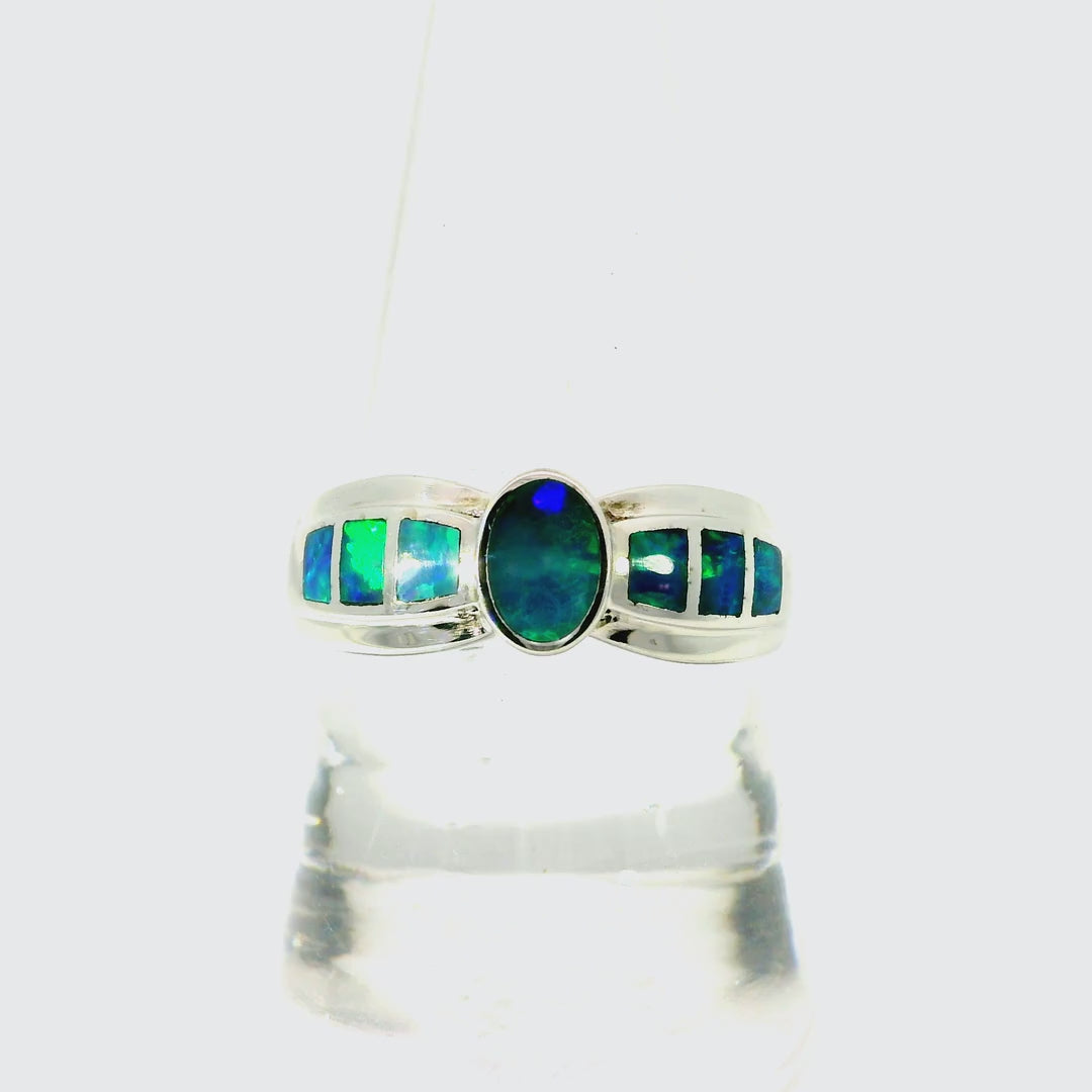 Light Opal Ring in 925 Sterling Silver - Green-Blue