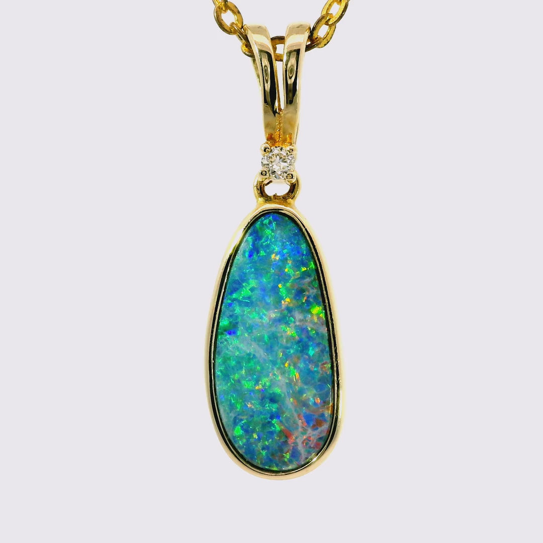 Doublet Opal Pendant in 14K Yellow Gold - Multicolour
