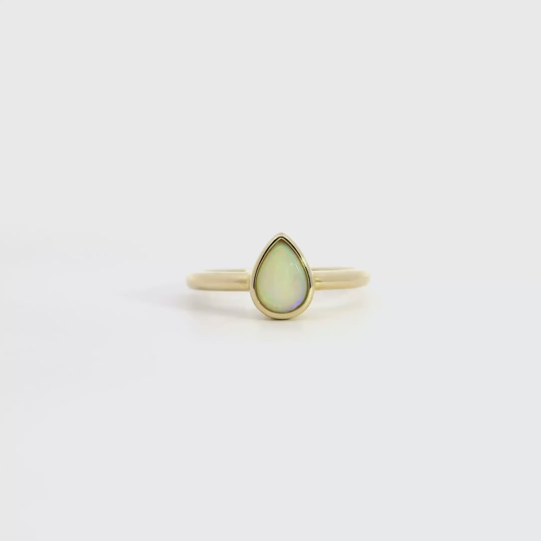 Light Opal Ring in 14K Yellow Gold - Multicolour