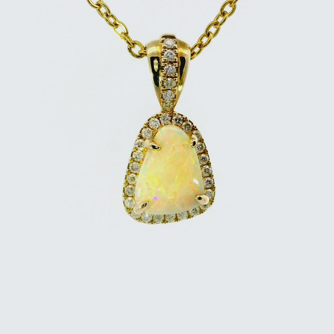Light Opal Pendant in 9K Yellow Gold - Multicolour