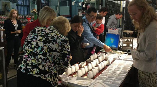 Amazing showcase of Opals and Pearls - Australian Opal Cutters and Pearl Divers