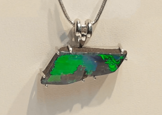 'On Golden Pond' - The Opal Where Nature Paints Its Pictures - Australian Opal Cutters and Pearl Divers