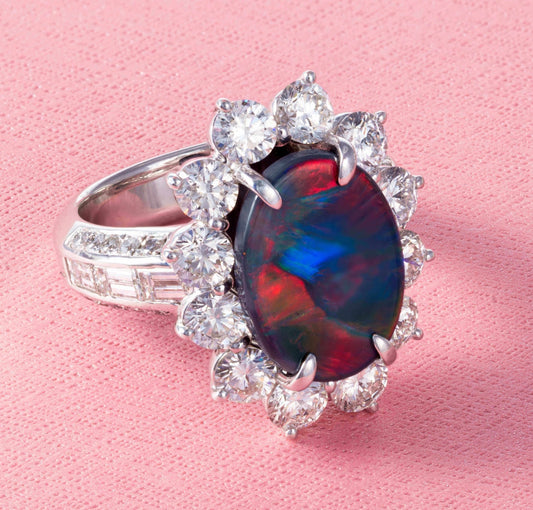 The Christmas Connection: Red and Green Opals - Australian Opal Cutters and Pearl Divers