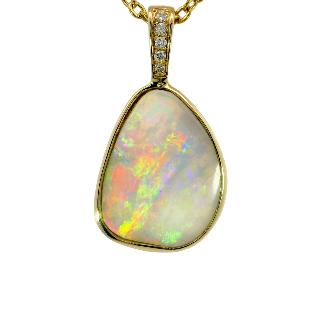 Black Opal Pendant in 14K Yellow Gold - Multicolour