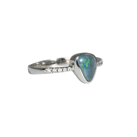 Black Opal Ring in 925 Sterling Silver - Green-Blue