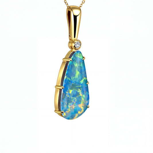 Doublet Opal Pendant in 9K Yellow Gold - Multicolour