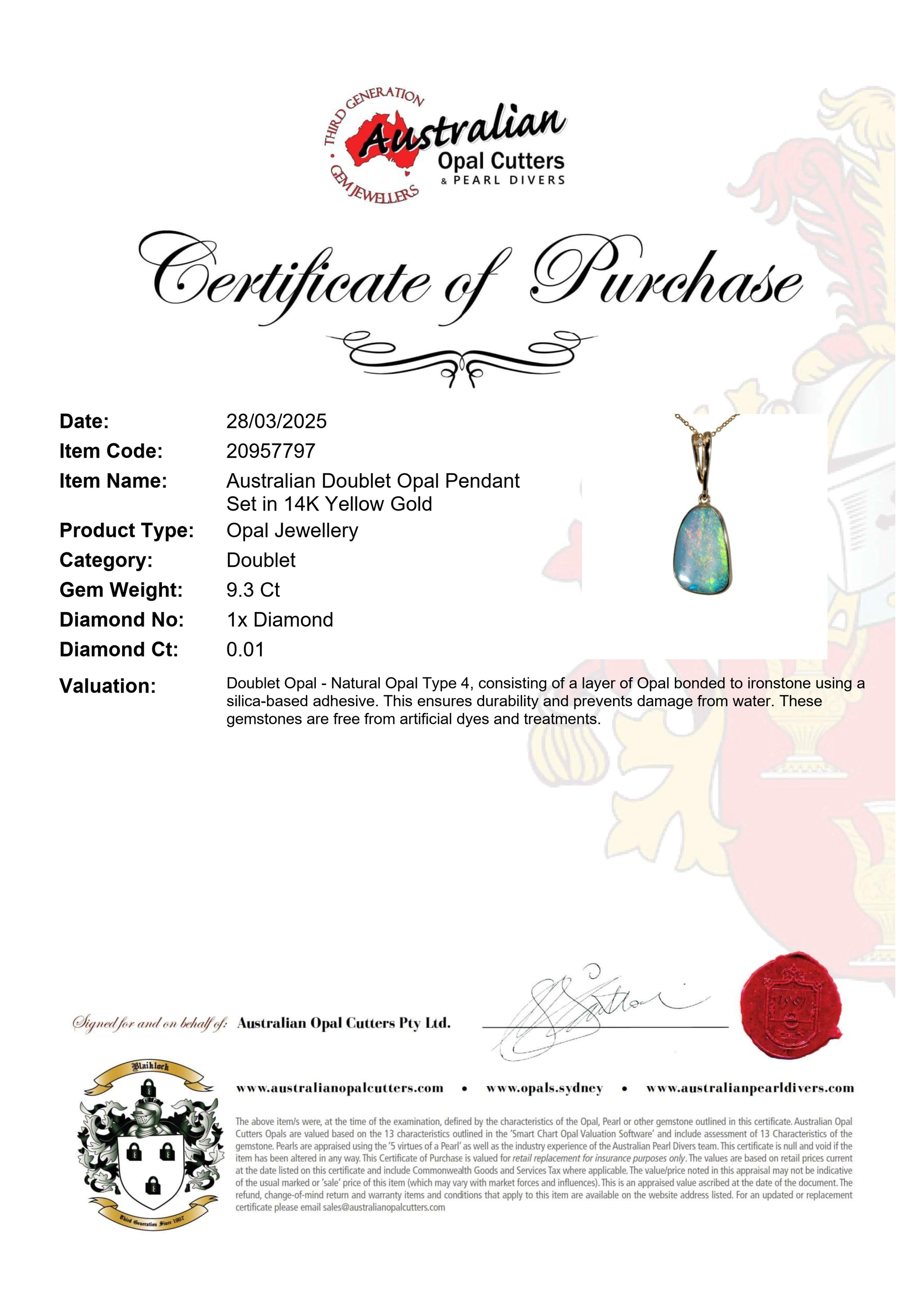 Doublet Opal Pendant in 14K Yellow Gold - Multicolour