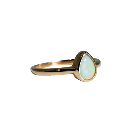 Light Opal Ring in 14K Yellow Gold - Multicolour