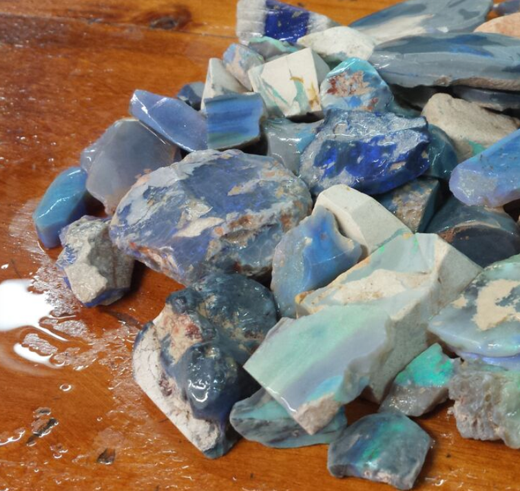 Rough Australian opal pieces for the Opal Cutting Experience