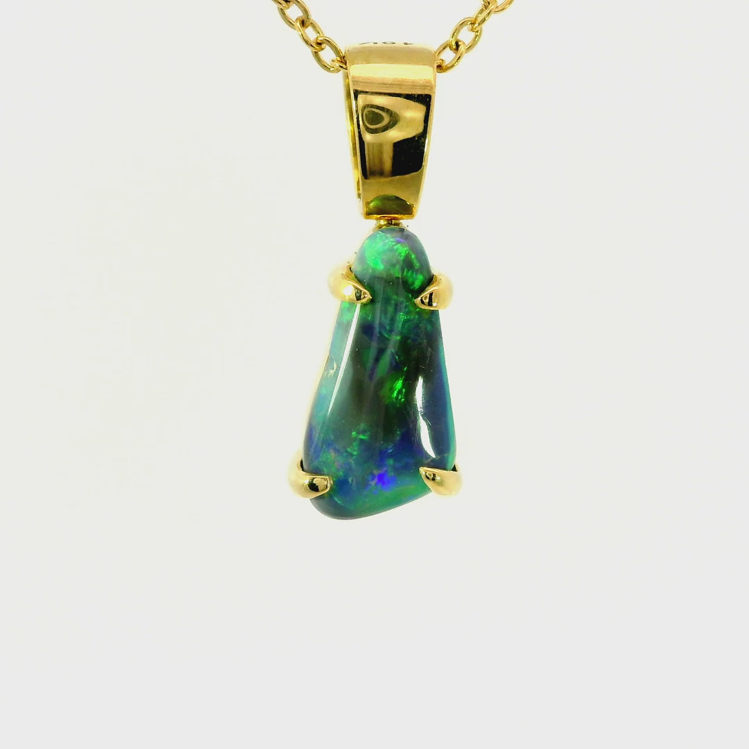 Black Opal Pendant in 18K Yellow Gold - Multicolour