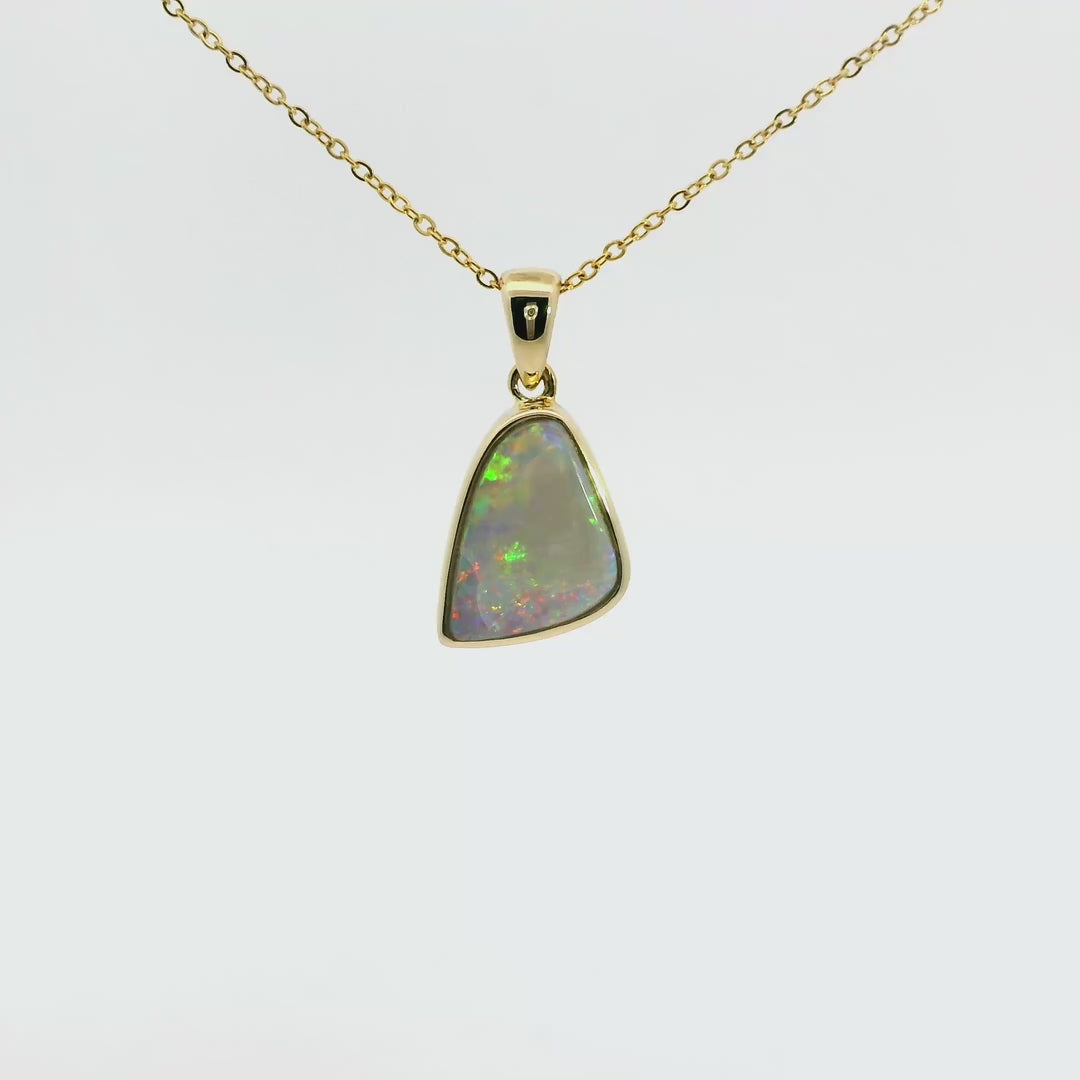 Light Opal Pendant in 9K Yellow Gold - Multicolour