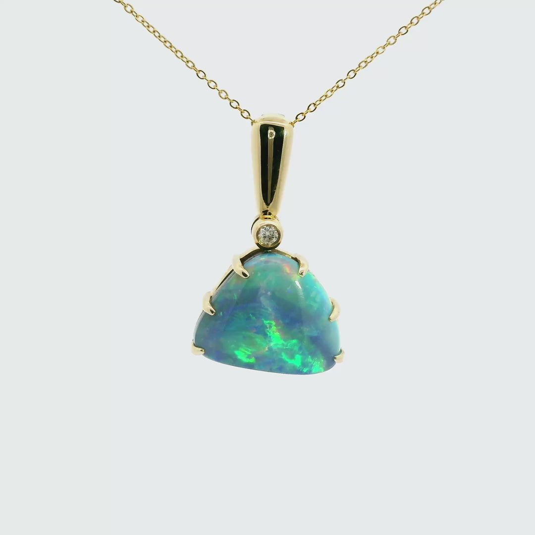 Doublet Opal Pendant in 9K Yellow Gold - Multicolour